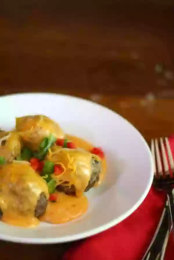 Low carb queso meatballs are easy to make and super low carb. from lowcarb-ology.com