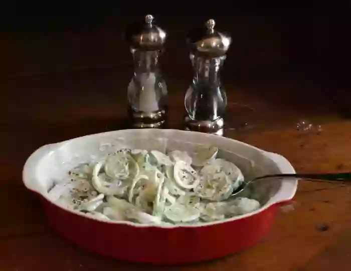 low carb cucumbers in sour cream|lowcarb-ology.com