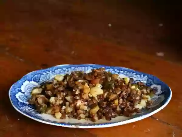 lowcarb dirty rice is spicy, smoky, and delicious ... just like the traditional -- but no carbs! Lowcarb-ology.com