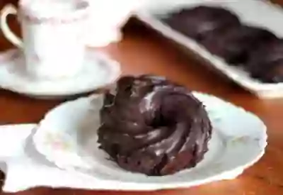 low carb, gluten free, baked chocolate donuts are so good. From lowcarb-ology.com