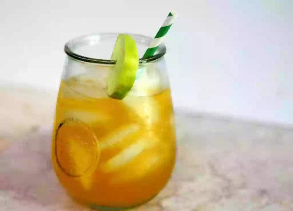 low carb caribbean rum punch is perfect for summer parties... from lowcarb-ology.com