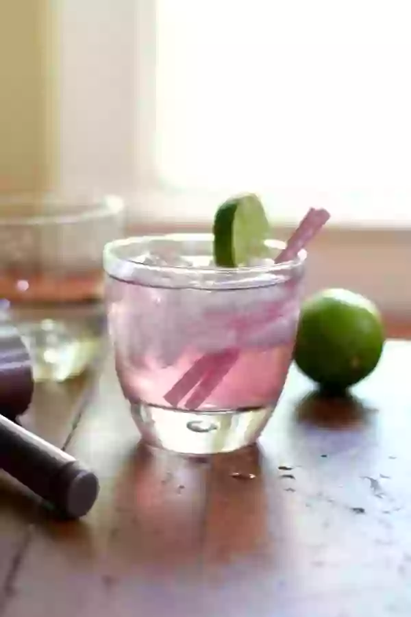 Lowcarb Dirty Shirley is the perfect weekend drink or for a GNO! From Lowcarb-ology.com