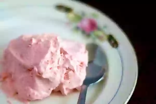 Easy low carb blackberry ice cream is creamy and yummy -- and without an ice cream maker! from Lowcarb-ology.com
