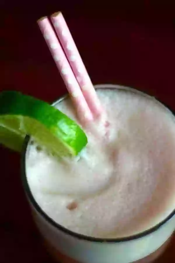 Low Carb Cherry Gin Fizz has under 2 net carbs per luscious serving. From Lowcarb-ology.com