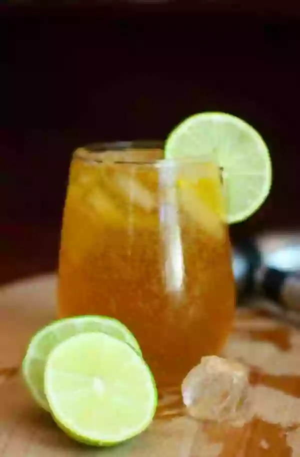 Hawaiian Iced Tea is a blast of tropical flavor with 0 carbs. Delicious cocktail for anytime. From Lowcarb-ology.com