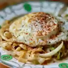 Easy and low carb. Spicy Thai peanut noodles are so addictive! From Lowcarb-ology.com