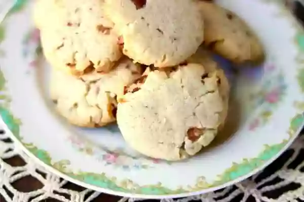 Low carb butter pecan shortbread cookies on a vintage noritake plate