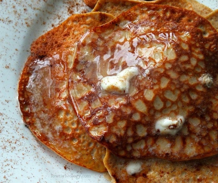 lowcarb pancakes breakfast | lowcarb-ology.com