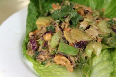 low carb spicy thai salad with cashews|lowcarb-ology.com