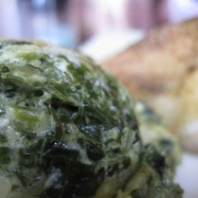 lowcarb creamed spinach is easy to make and this recipe is creamy, garlicky, bacony yuminess - lowcarb-ology.com
