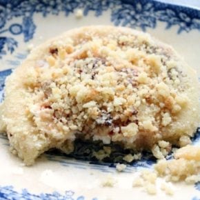 low carb raspberry almond crumble tea cakes are easy to make in minutes in the microwave and satisfy your sweet tooth with just 1 carb per serving. Lowcarb-ology.com