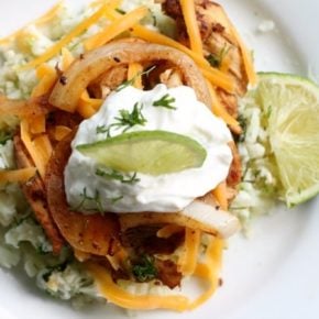 low carb fajita chicken bowl is a quick way to handle those Tex Mex cravings.