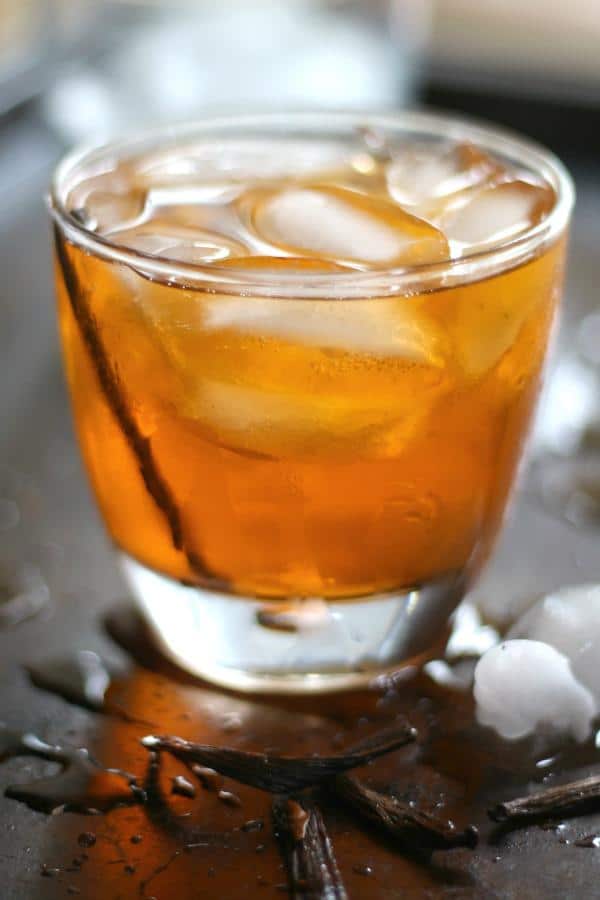 Vanilla old fashioned cocktail is low carb! So yummy! 