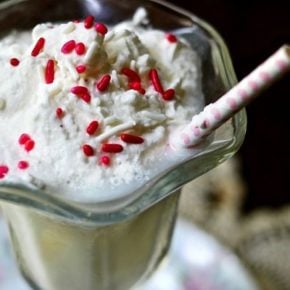 Quick and easy, low carb Italian cream soda can be made in a variety of yummy flavors for a decadent 1 carb treat. From Lowcarb-ology.com