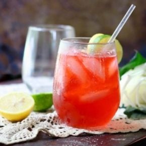 This summer bourbon cocktail recipe is light and refreshing, sweet and tangy, and perfect for long summer afternoons! 0 carbs! From Lowcarb-ology.com